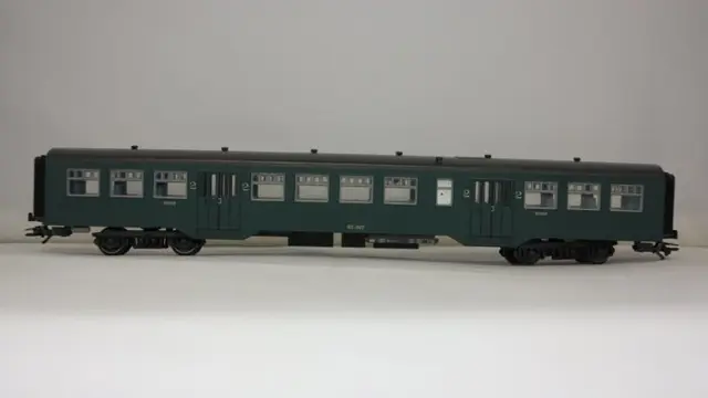 Märklin H0 - 47877/43530 - Goederenwagenset, Passagiersrijtuigen set - 2 sets, met forensenwagens en goederenwagens - NMBS