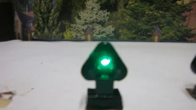 Seinen H0 - Toebehoren - 10 dwerg lichtseinen NL groen/geel/rood - NS