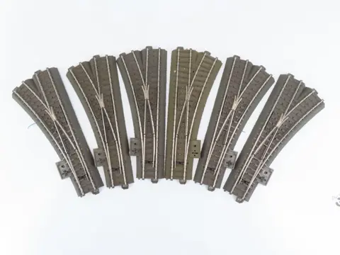 Märklin H0 - 24611/24612 - Rails - 6 Elektrische wissels 3xlinks/3xrechts, C-rail