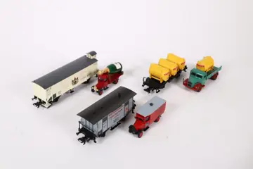 Märklin H0 - 1999/2002/2006 - Goederenwagon - Drie museumwagens met voertuigen 1999/2002/2006 - DB
