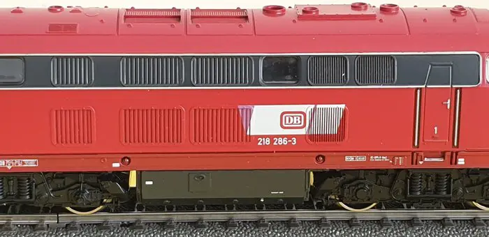 Primex H0 - 3019 - Diesellocomotief - BR 218 286-3, nieuwe DB kleurstelling, rood met "bib" - DB