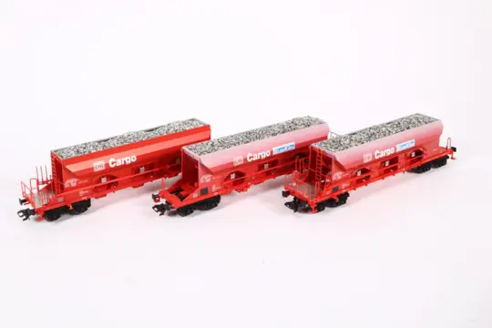 Märklin H0 - 48103/48100 - Goederenwagon - 3x Onderlosser ''Elbekies'' met lading - DB Cargo