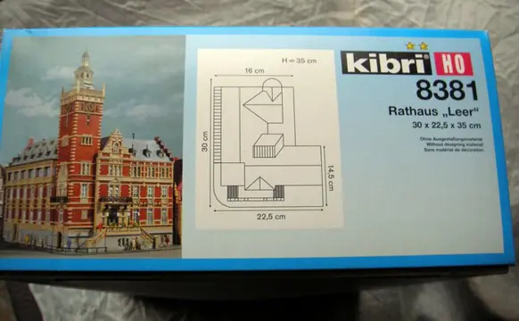 Kibri H0 - 8381 - Landschap - Stadhuis leeg