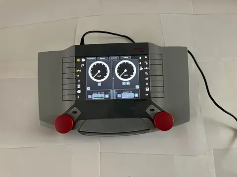 Märklin H0 - 60215/60101 - Toebehoren - Central Station met groot kleurentouchscreen en voeding