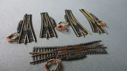 Fleischmann H0 - Rails - 5 Wissels voorzien van elektrische aandrijving