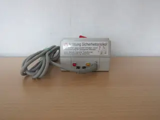 Märklin H0 - 6647/6604 - Toebehoren - 32VA Transformator met Delta besturing unit