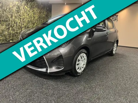 Toyota Yaris 1.5 Hybrid Aspiration-ONDERHOUDS BOEKJE-NAP-CAMERA-AUTOMAAT-1 JAAR APK