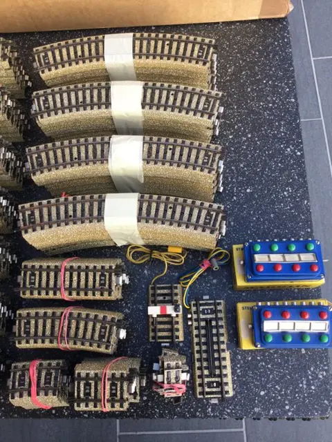 Märklin H0 - 5106/5100/5118/5119/5128/3601/7072 - Rails - 151 stuks, M baan wissels kruising etc.