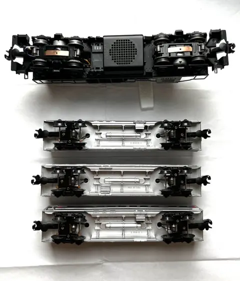 Lionel 0 - 6-38238 / 6-35236 / -237 / -238 - Treinset - Diesellocomotief GP 40 met 3 wagens - New Jersey Transport Corporation