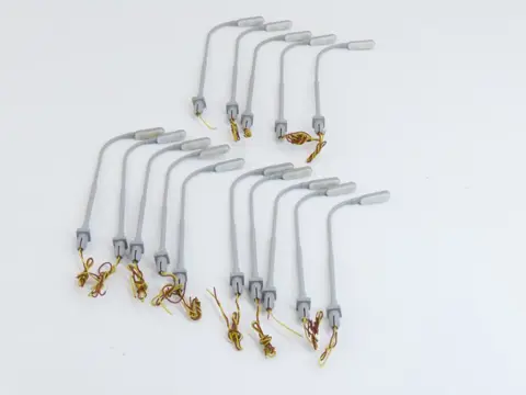 Viessmann H0 - 60901 - Landschap - 15-delig verlichtingskavel met half gebogen lichtmasten enkel