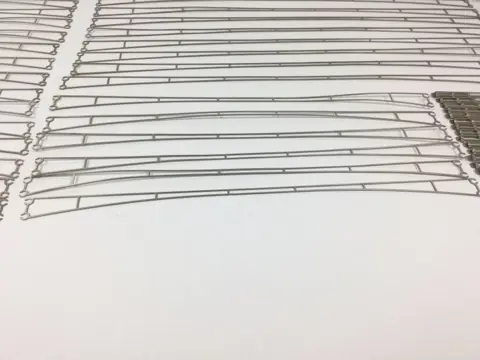 Märklin H0 - 7004/06/13/14/15/17/18/19/21/23/7277/7509/10/25 - Toebehoren - 181-delige partij bovenleiding K-Rails