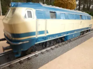 Märklin H0 - 3074 - Diesellocomotief - Klasse 216, digitaal - DB
