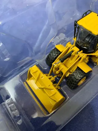 Tonkin, Norscot 1:87 - Modelauto's - 2 Diecast grondverzet machines