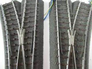 Märklin H0 - 24611/24612/74490 - Rails - 4 C-Rail wissels met aandrijving