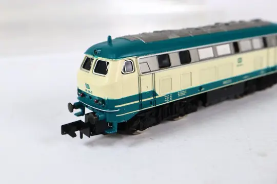 Fleischmann, Arnold N - 2054 - Diesellocomotief, Passagiersrijtuig - BR 218 met twee rijtuigen - DB