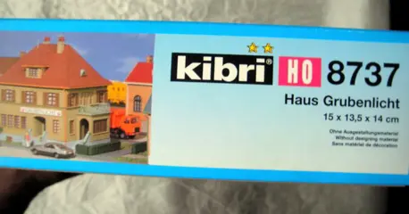 Kibri H0 - 8152 / 8735 / 8737 / 9315 - Landschap - 4 model kit gebouwen