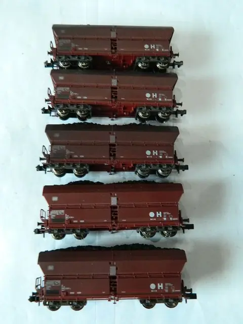 Fleischmann N - 852402 / 852406 - Wagon - 5 trechterwagens met kolen - DB