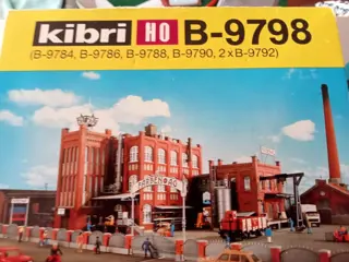 Kibri H0 - B-9798 - Landschap - Complete Fabriek, inclusief hekwerk