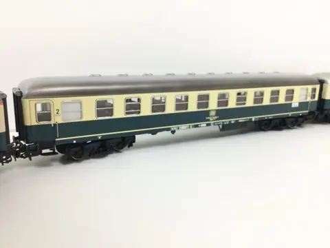 Märklin H0 - 4111/4112 - Passagiersrijtuig - 4x vier assige personenwagens, 1 met verlichting - DB