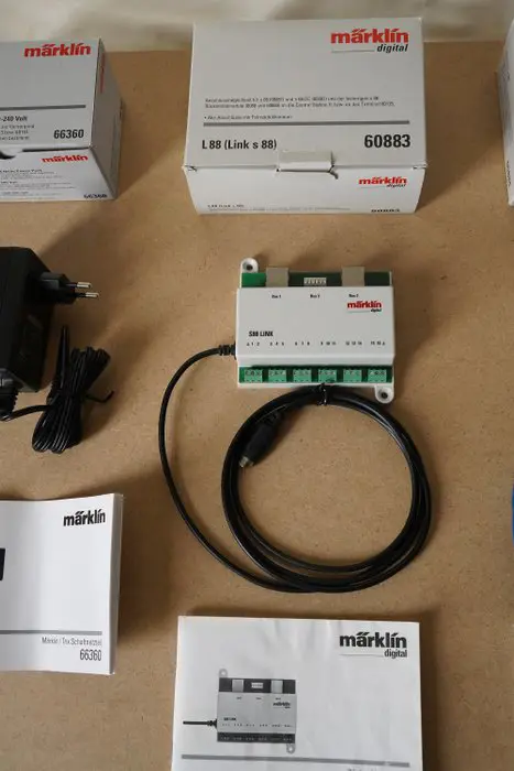 Märklin H0 - 60883/60881/60126/60145/66360 - Toebehoren - Railcontact, link s88, decoder s88, terminal en C rails