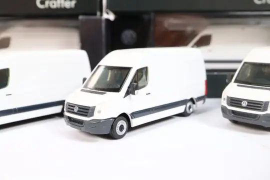 Rietze 1:87 - Modelauto's - Acht Volkswagen Crafter bussen