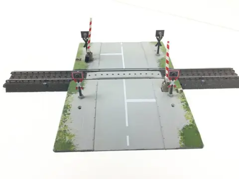 Märklin H0 - 74923 - Toebehoren - Volautomatische overweg met halve spoorbomen, C-rail