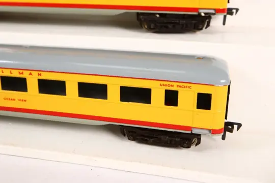 Fleischmann H0 - 1420 UP/1421 U/1422 U - Passagiersrijtuig - Vijf personenrijtuigen - Union Pacific Railroad