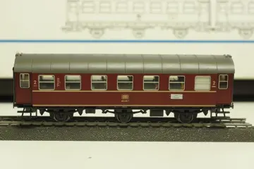 Märklin H0 - 28508 - Passagiersrijtuigen set - Drie rijtuigen met binnenverlichting en figuren - DB