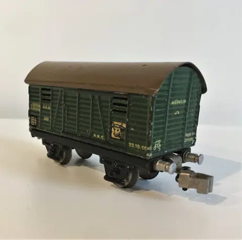 Märklin H0 - 374/382/389/365 - Goederenwagon - 5 blikken wagens
