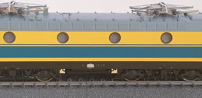 Märklin H0 - 33232 - Elektrische locomotief - Serie 2201, geel/donkerturkoois - SNCB NMBS