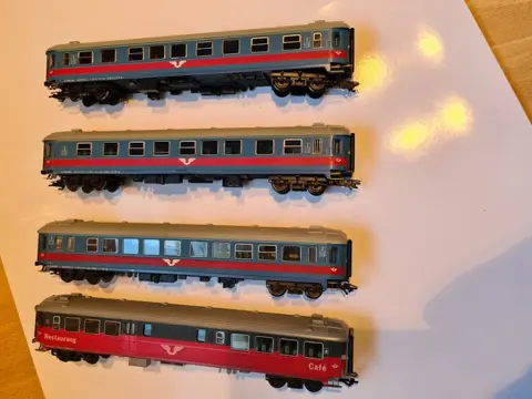 Märklin H0 - 4378/43781/43782 - Passagiersrijtuig - 4 Passagiersrijtuigen - SJ