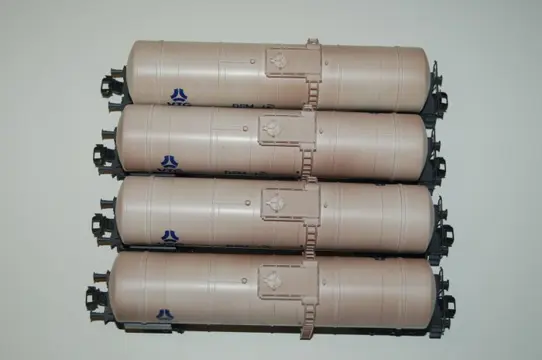 Märklin H0 - 47522 - Goederenwagon - 4 Ketelwagens voor minerale olie- en chemische producten VTG/DSM - NS