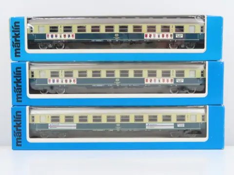 Märklin H0 - 4177 - Passagiersrijtuig - 3x 4-assige sneltreinrijtuigen 2e klas, speciale uitgave "750 Jahre Berlin" - DB