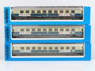 Märklin H0 - 4177 - Passagiersrijtuig - 3x 4-assige sneltreinrijtuigen 2e klas, speciale uitgave "750 Jahre Berlin" - DB