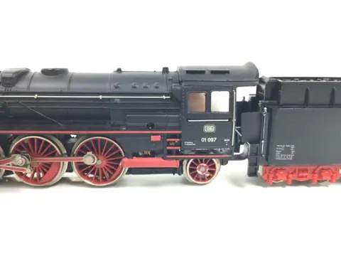 Märklin H0 - 3048.6 - Stoomlocomotief met tender - BR 01, met rookgenerator - DB