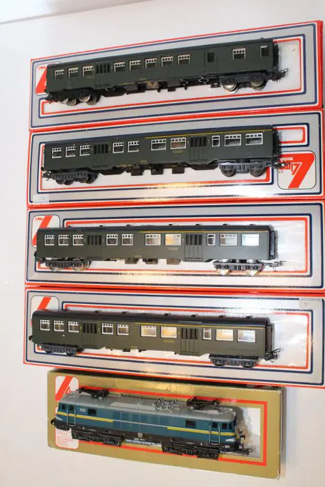 Lima H0 - 208027L/ 309108/309303 - Elektrische locomotief, Passagiersrijtuig - Serie 15 met 4 M2 wagens - NMBS