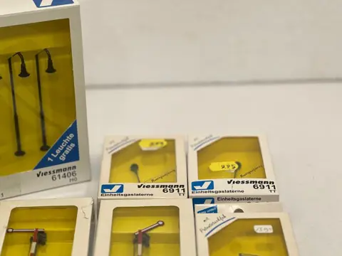 Viessmann H0 - 4500/4012/6911/6989/61406 - Landschap, Toebehoren - Seinen en verlichting