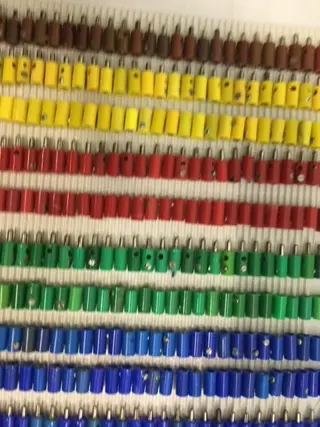 Märklin Alle schalen - Toebehoren - 540 stekkertjes, 270 stekkers, 270 contra stekkers verschillende kleuren