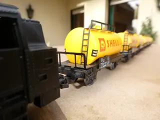 Märklin, Primex H0 - 3196/4502 - Goederenwagon, Tender locomotief - Shell ketelwagentrein, tenderlocomotief BR 81 met 6 ketelwagens - DB