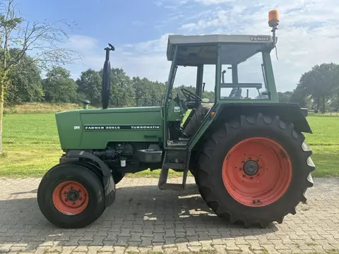 Fendt 305 LS trekker