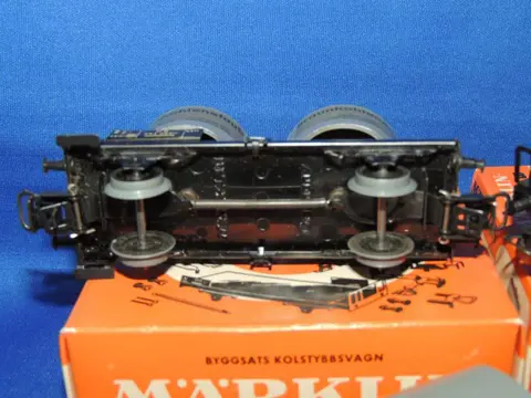 Märklin H0 - 4802/4900/4903/4909/4910/4911 - Wagon - 6 samengestelde kits - DB