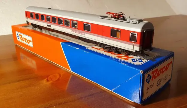 Roco H0 - 44757/44785/44788/44789/44790 - Passagiersrijtuig - 5x bijpassende IC wagons - exact 1:87 - DB