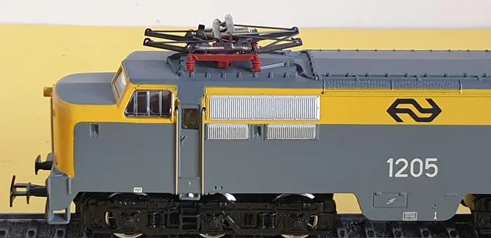 Märklin H0 - 3055.6 - Elektrische locomotief - Elektrische locomotief serie 1200, "1205" met grijze neus en 5 frontseinen - NS