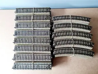 Märklin H0 - 5100/5106 - Rails - Partij met 130 rechte/gebogen M-rails