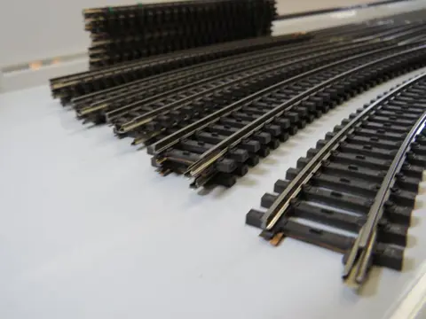 Märklin H0 - 2231/2200/2204/2209/2251 - Rails - 43 K rails vol profiel en elektrische ontkoppeling