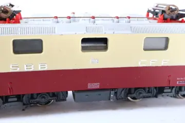 Arnold N - 2412 - Elektrische locomotief - Re 4/4 met nummer 11113 in TEE kleurstelling - SBB