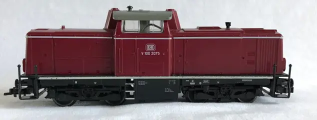 Fleischmann H0 - Diesellocomotief - V100 2075 met 3 wagons - DB