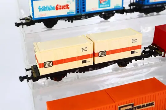 Minitrix, Arnold N - 15210 - Goederenwagon - Zeven containerwagens - DB