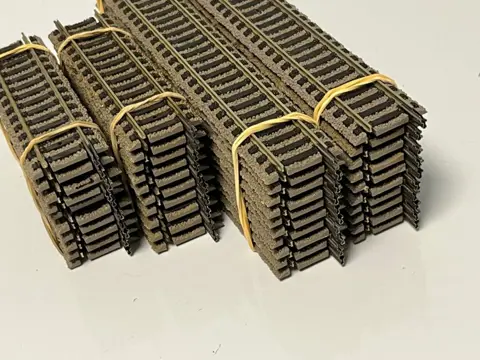 Fleischmann H0 - 6101/-02/-03 - Rails - 40 stuks Rechte rail; 200, 105 en 100 mm