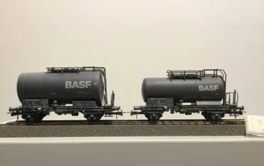 Roco H0 - 44021 - Goederenwagenset - Set met 4 ketelwagens "Basf". - DB